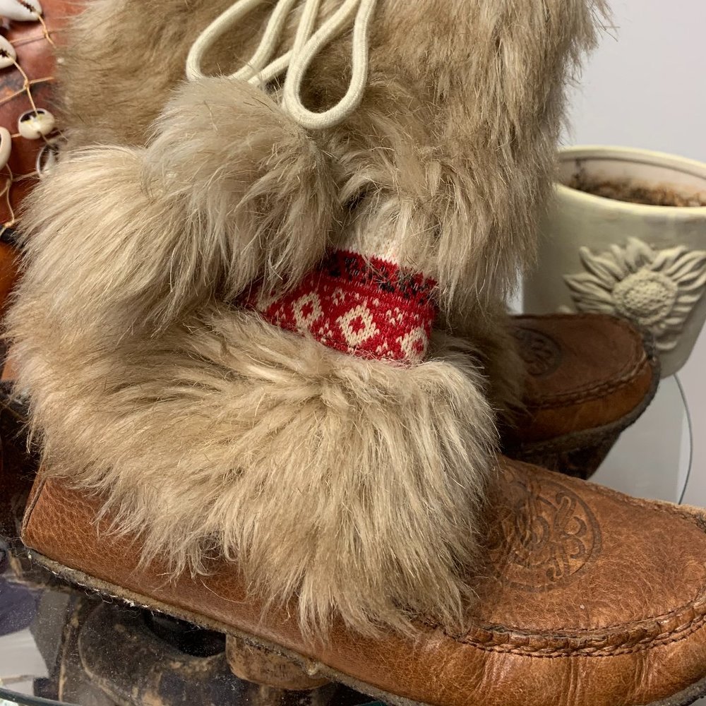 Juicy Couture nutmeg brown leather and fur moccasin boots with natural crepe gum